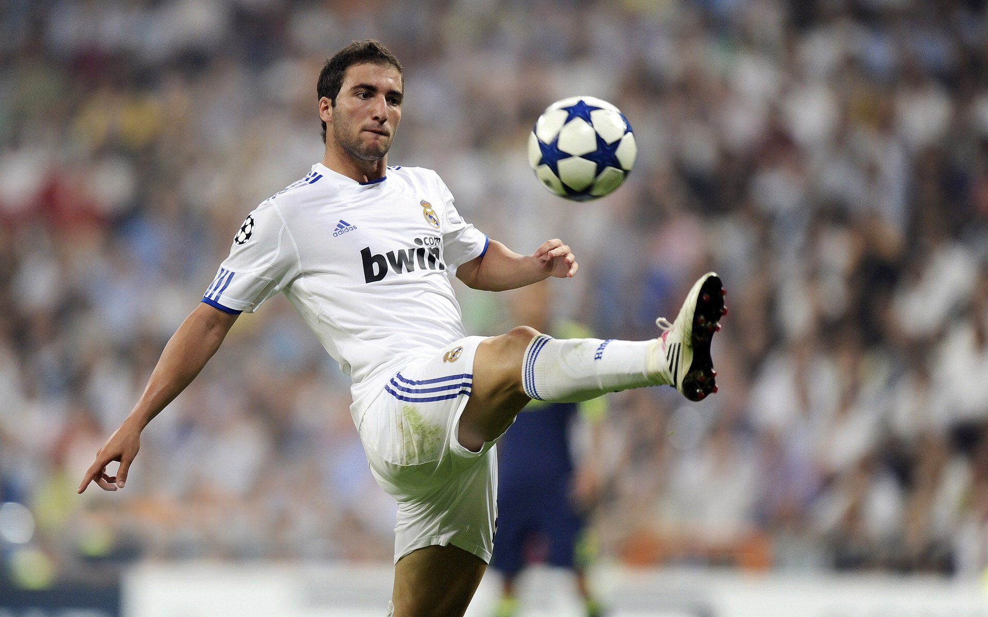 九游电竞中心-赛车史上的革命性技术引入赛场，赛车界的传奇